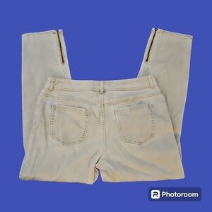 CHICO'S Creamy Tan Platinum Denim Zipper Leg Cropped Jeans